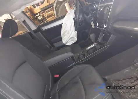 2019 Subaru Legacy 2.5I Premium из США, поврежденный, VIN 4S3BNAF67K3032828